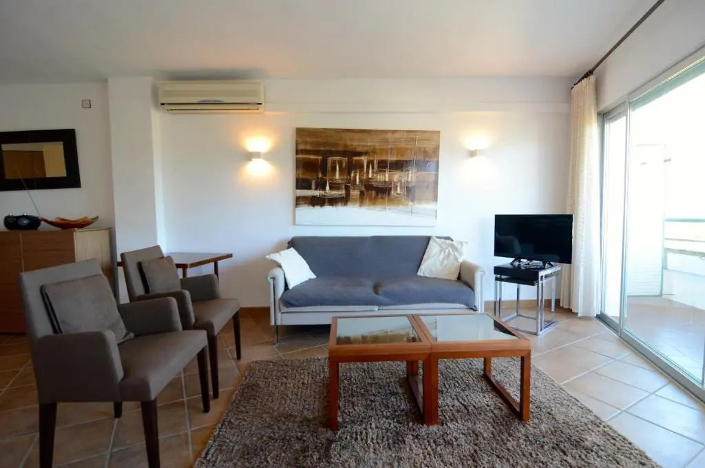 Medes Park I 4-5