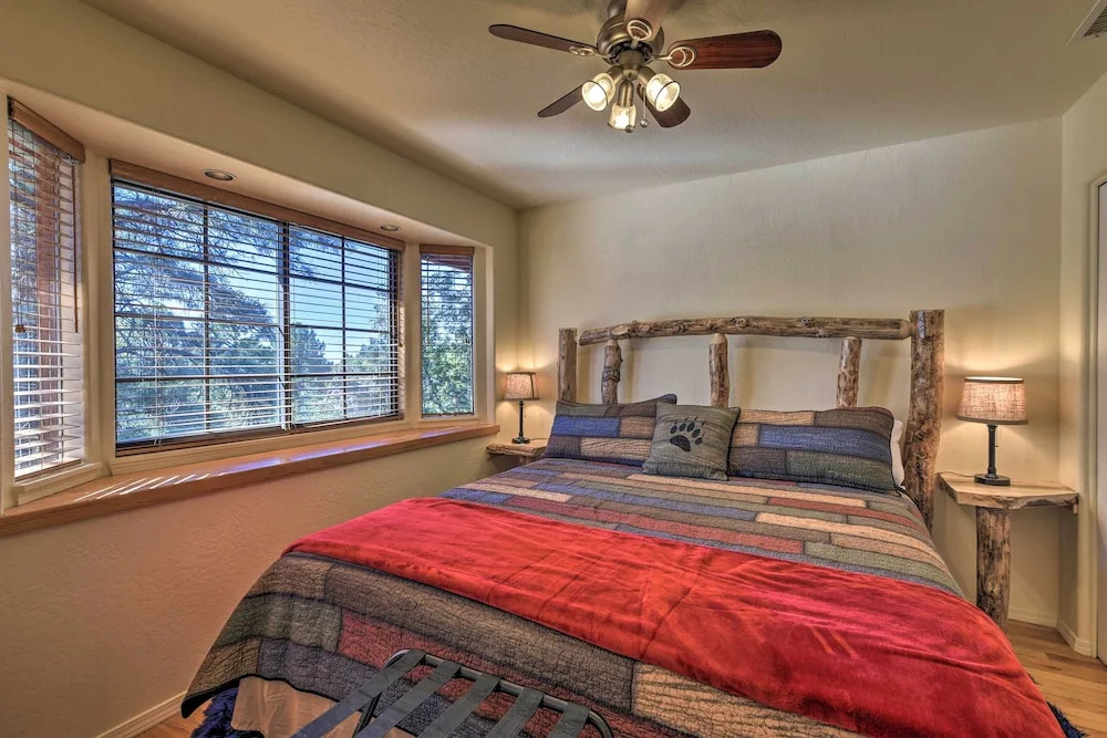 Flagstaff Home w/ On-site Trails, 3 Mi to Dtwn!
