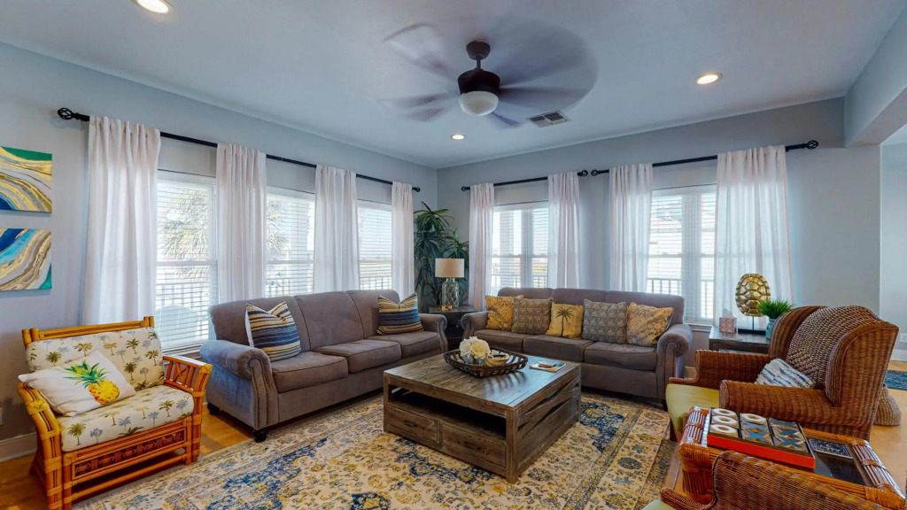 RD385 Dreamsicle Large Home in Gulfside Neighborhood, Shared Pool, Boardwalk to Beach