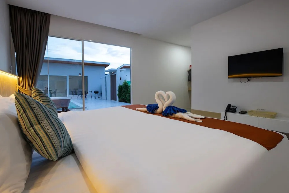 Andaman Sea Best Pool Access and Villas