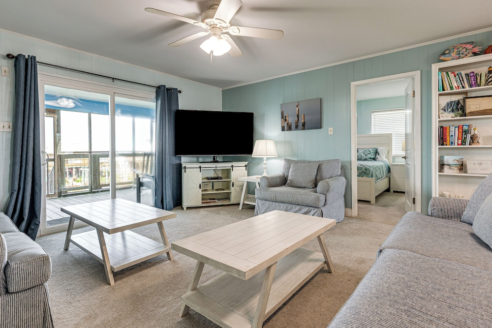 Waterfront Dauphin Island Home w/ Deck & Boat Dock