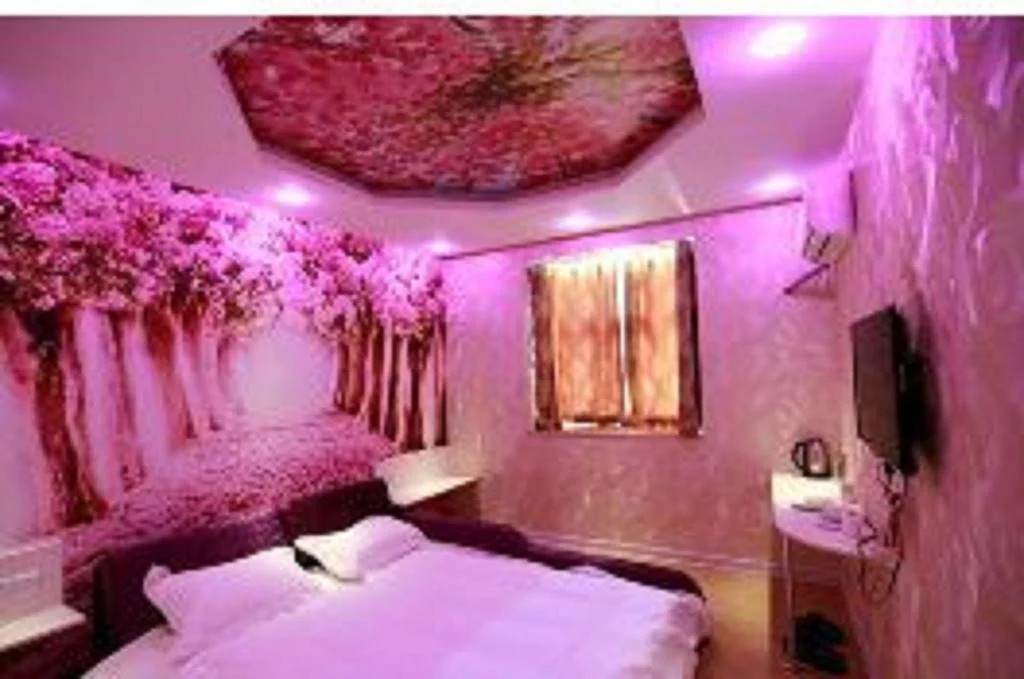 Suzhou Winnie 77 Theme Hotel