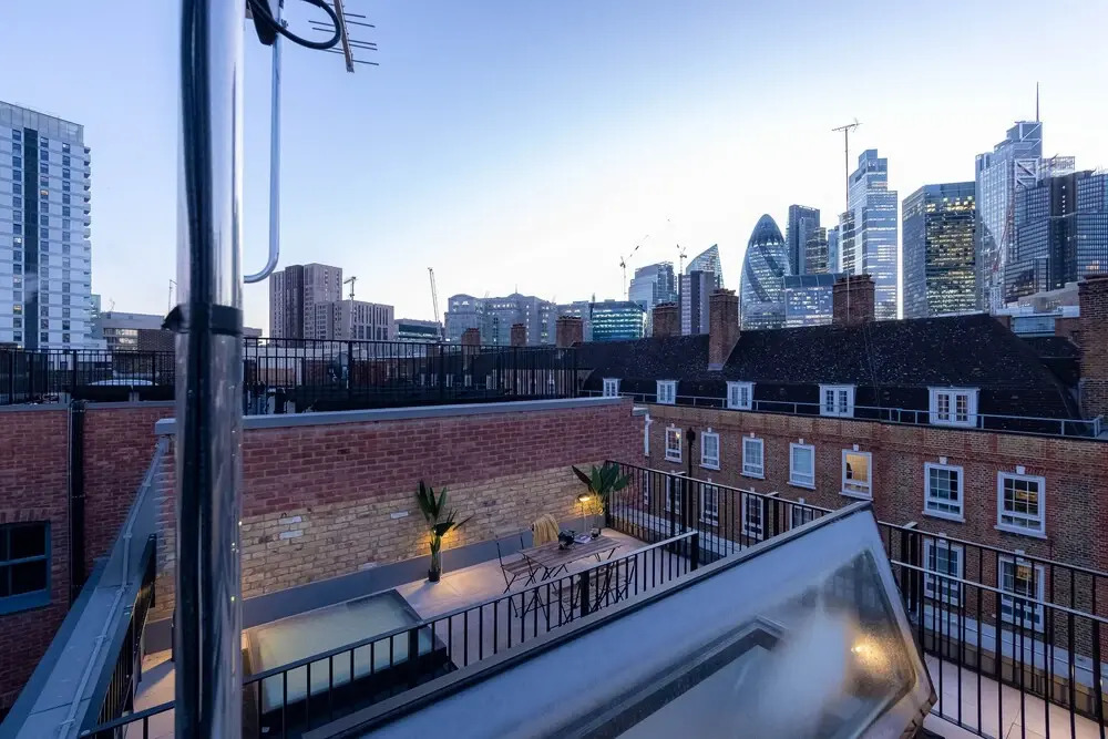 Three Bed Apts near Spitalfields Mkt