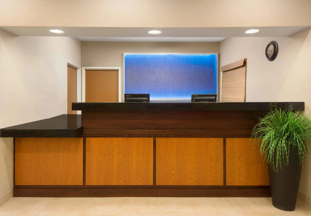 Amerivu Inn and Suites