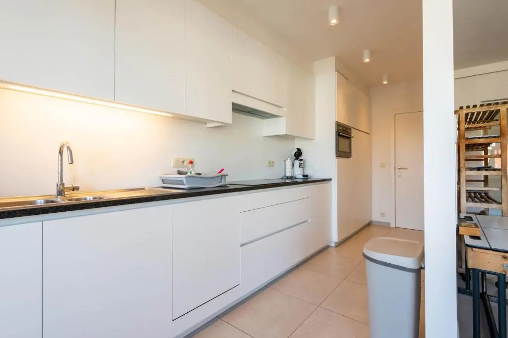 Modern Apartment with Free Parking