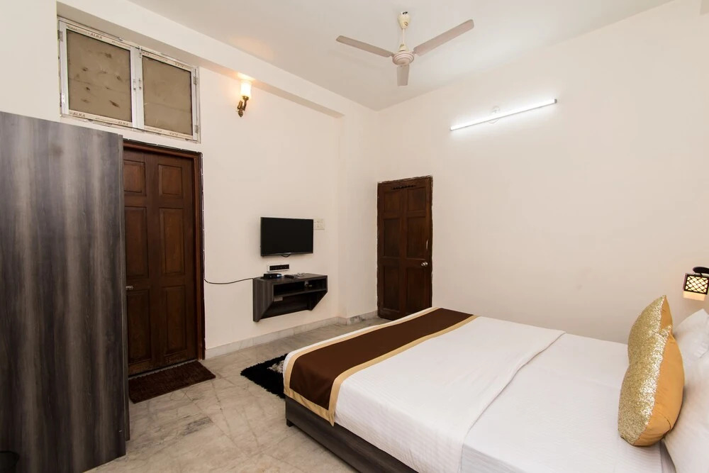 OYO 6774 Apartment The White Feathers