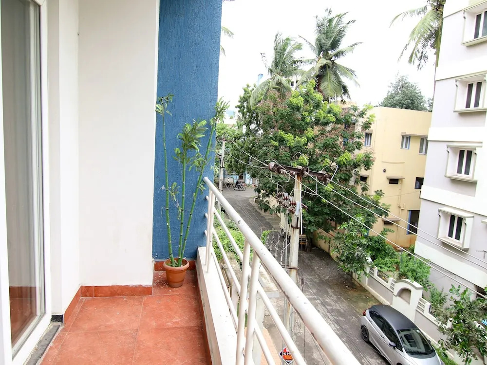 OYO 7504 Apartment Falcons Nest