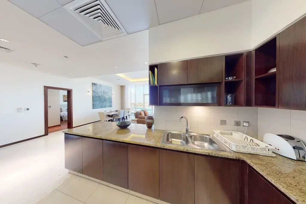 2 BD Tiara Palm Views  Beach   Pool  Amazing views of the Palm