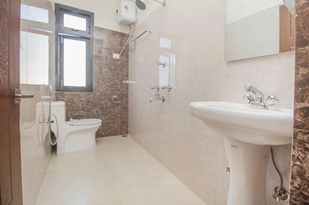 Collection O O 66148 Kuti Ghar Residency