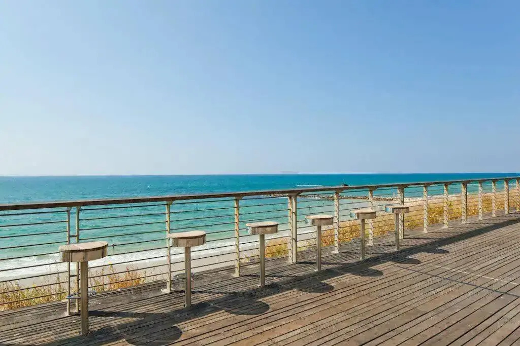 O&O Group - Stunning Sew View 3 BR Apartment Iconic Tower