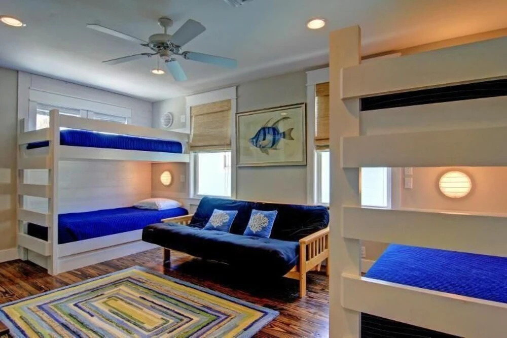Pura Vida - 4 Br home by RedAwning