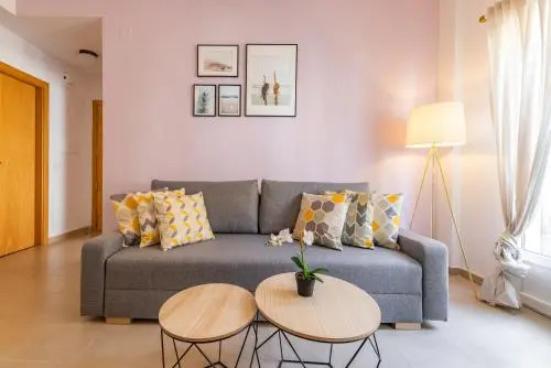 Bright Apartment Near The Historic Center