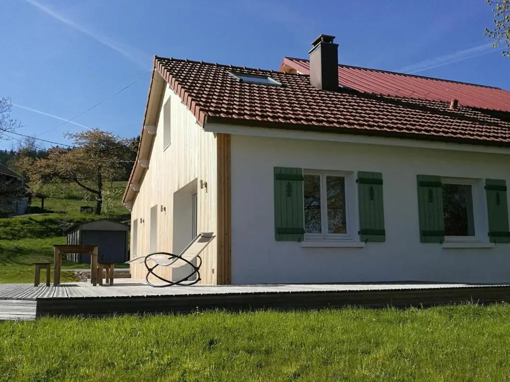 Maison cosy à Gérardmer avec 2 chambres et terrasse ensoleillée, proche activités - FR-1-589-110