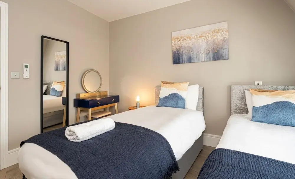 Superb Apartments opposite Edgware Road Station