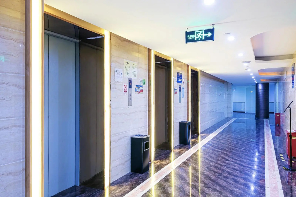 Pai Hotel Hangzhou Xiasha University South Wenhai Subway Station
