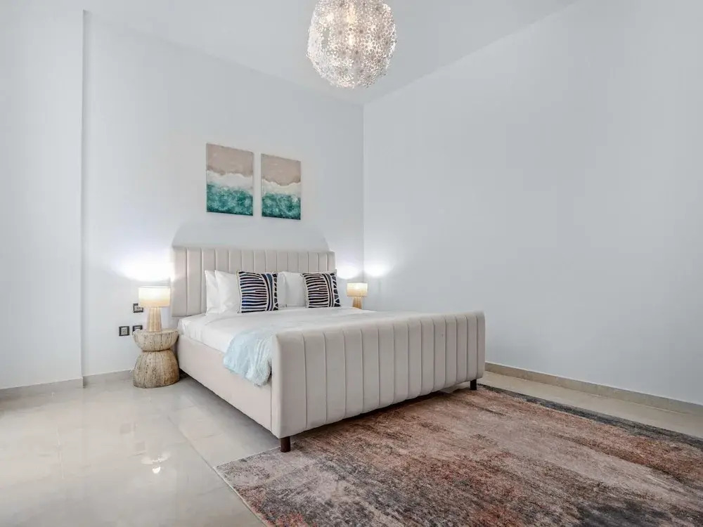 Easygo-upgraded 1bdr Polo Residence