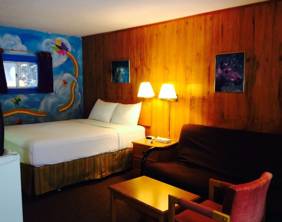 Algonquin Motel
