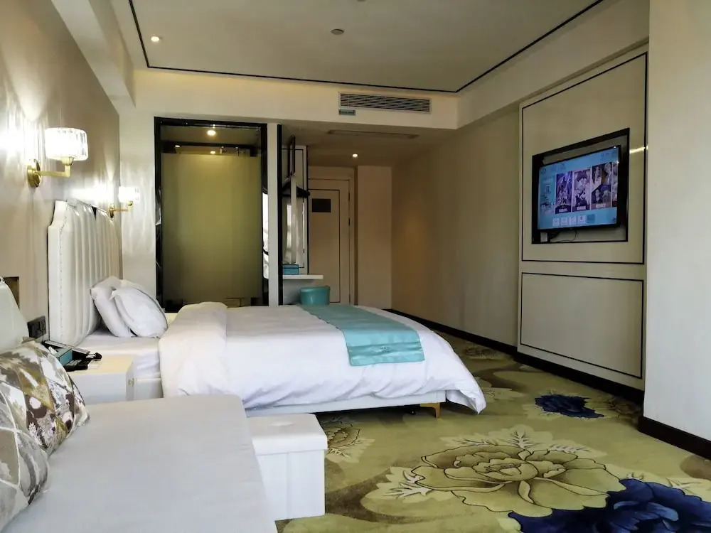 XANA LITE Hotel Shixi Metro Station