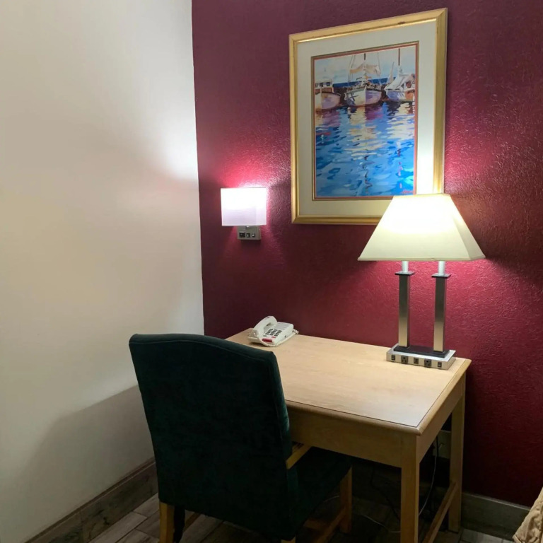 Americas Best Value Inn - Tillmans Corner / Mobile