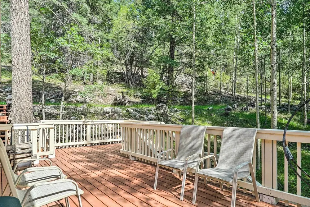 Rustic Cloudcroft Home ~ 2 Mi to Ski Slopes!