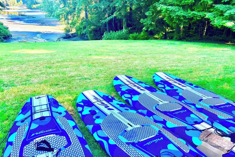 Bayfront PNW Lodge: Dock, Pickleball & Guest House