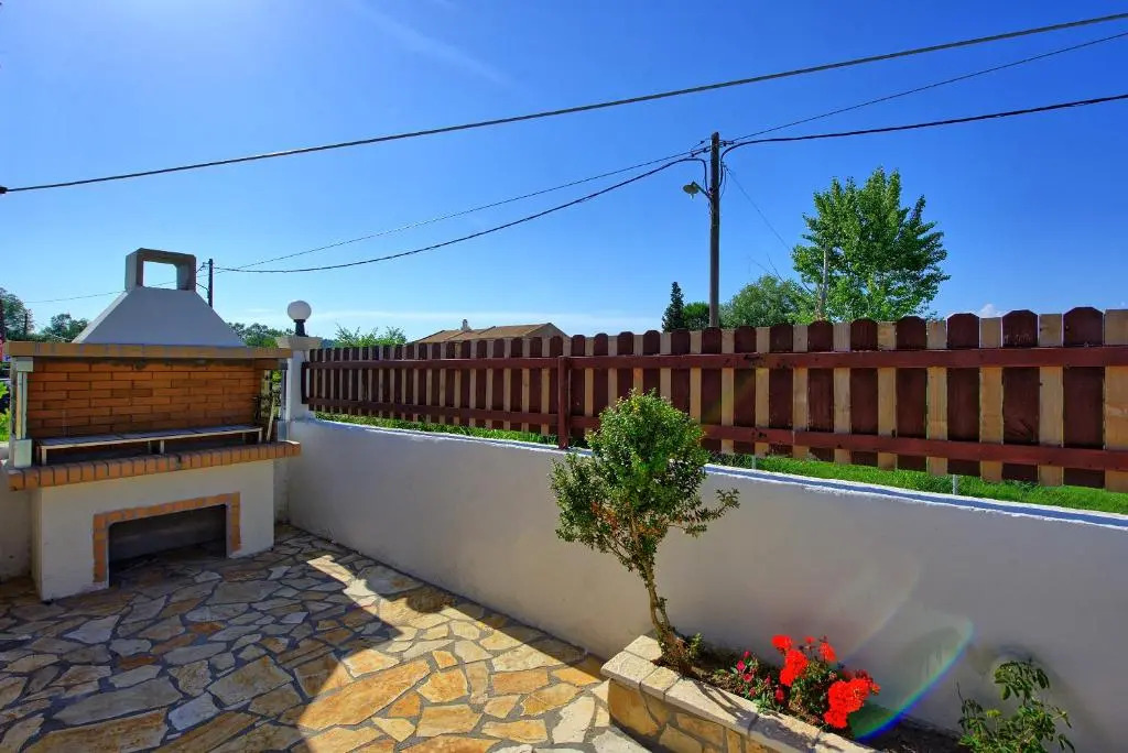 Sidari Beach Villa with private pool by DadoVillas