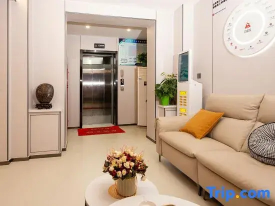 Yayue Hotel (Shihezi Xingfu Road Pedestrian Street)