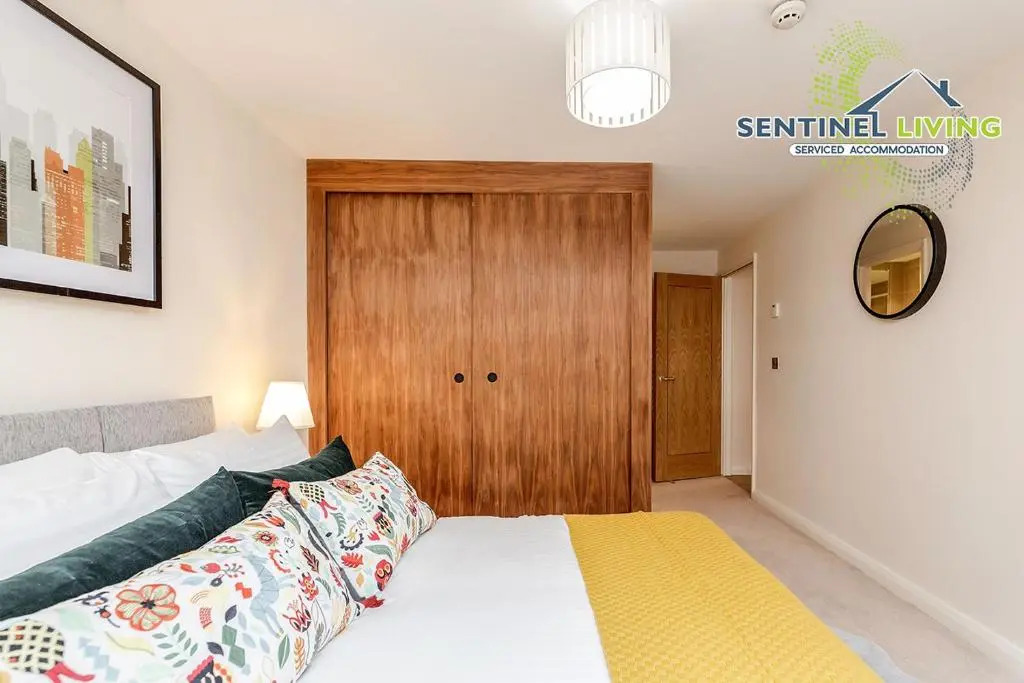 Sentinel Living Serviced Accommodation, Windsor, 2 Bedroom Apartment with Free Parking and WiFi
