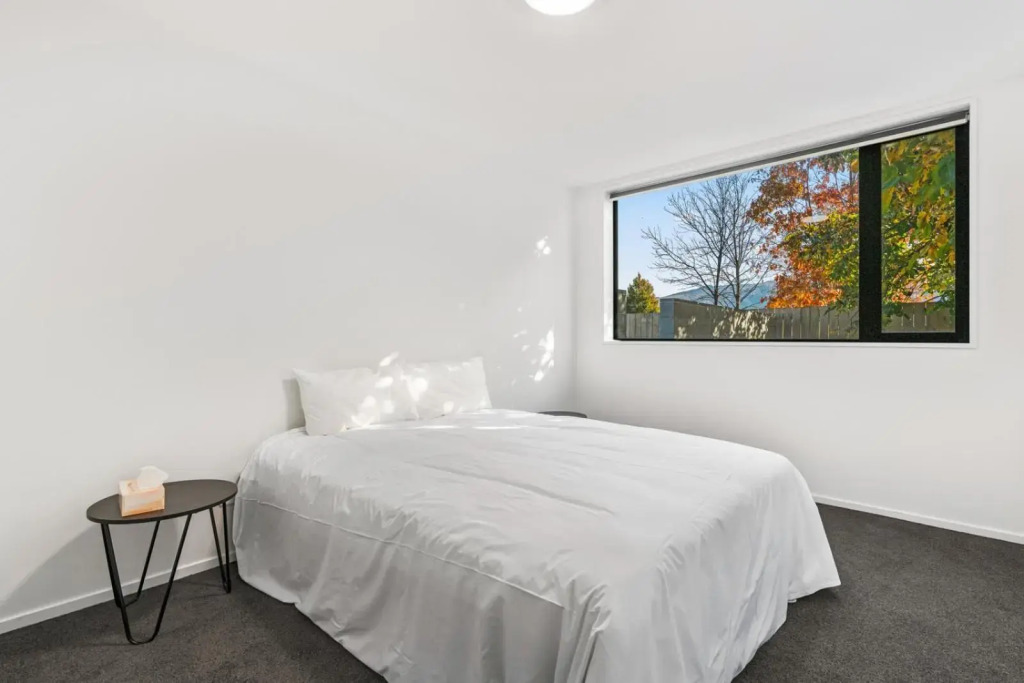 Mountain Escape - Cromwell Downstairs Holiday Apartment