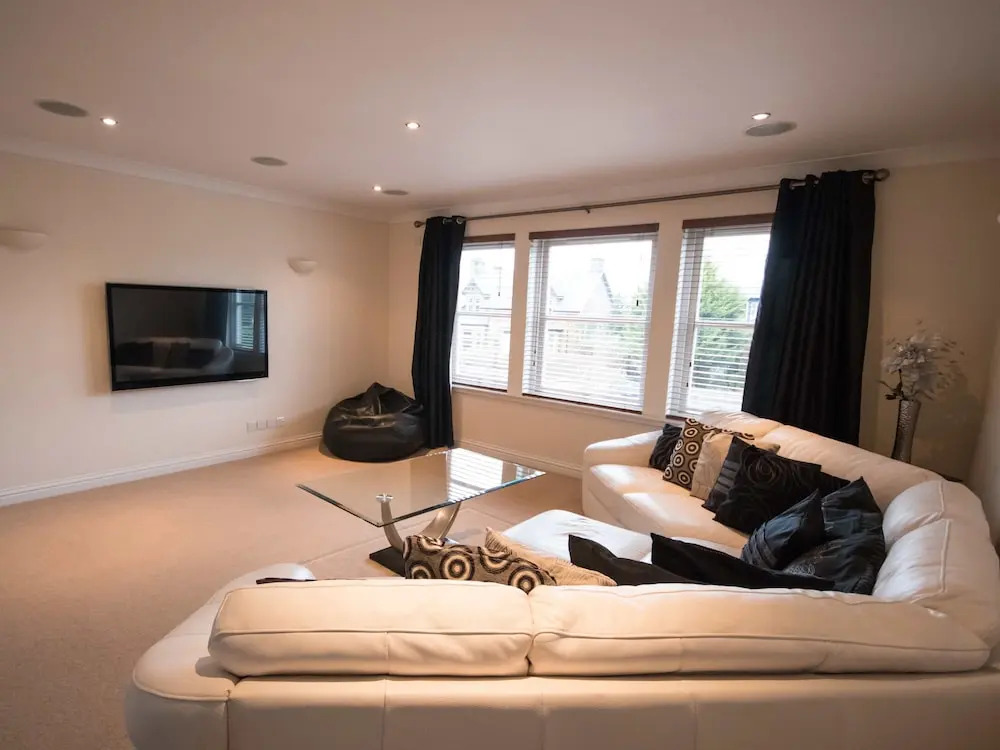 Crown Luxury Serviced Apartments