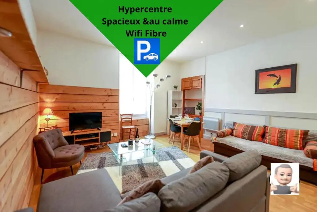 Le Foch-50m2-HYPERCENTRE- Parking Privé & Wifi FIBRE