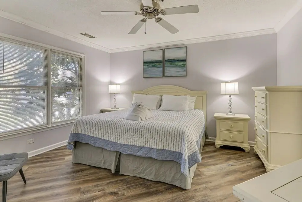 Hilton Head Island Condo w/ Deck < 1 Mi to Beaches