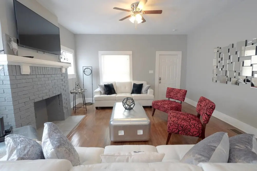 Dreamy Homes at San Antone 4 Apts, Sleeps 19!