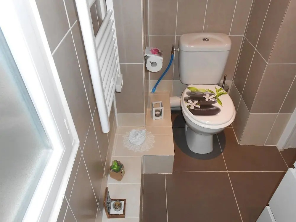 Suite Seasons 4 Bedroom Home with Hot Tub