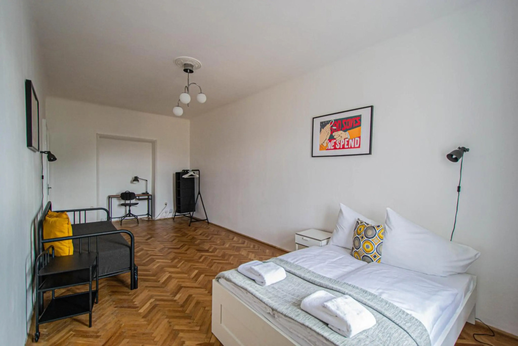 Super Central Billiard and Darts Big Apartment