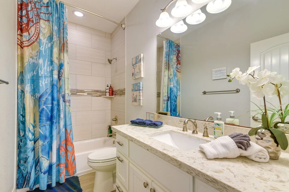 Luxe Crystal Beach Retreat w/ Views! Walk to Shore