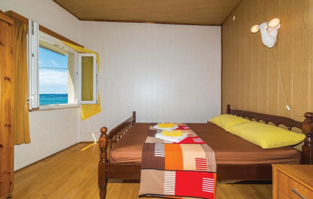 Nice Home in Kastel Kambelovac With Wifi and 4 Bedrooms