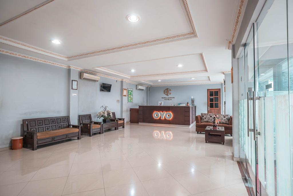 Super OYO 686 Bunga Karang Hotel