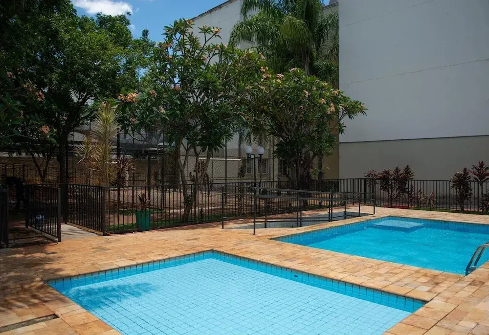Apto com Piscina Garagem e Ar Cond no Jardim Zara