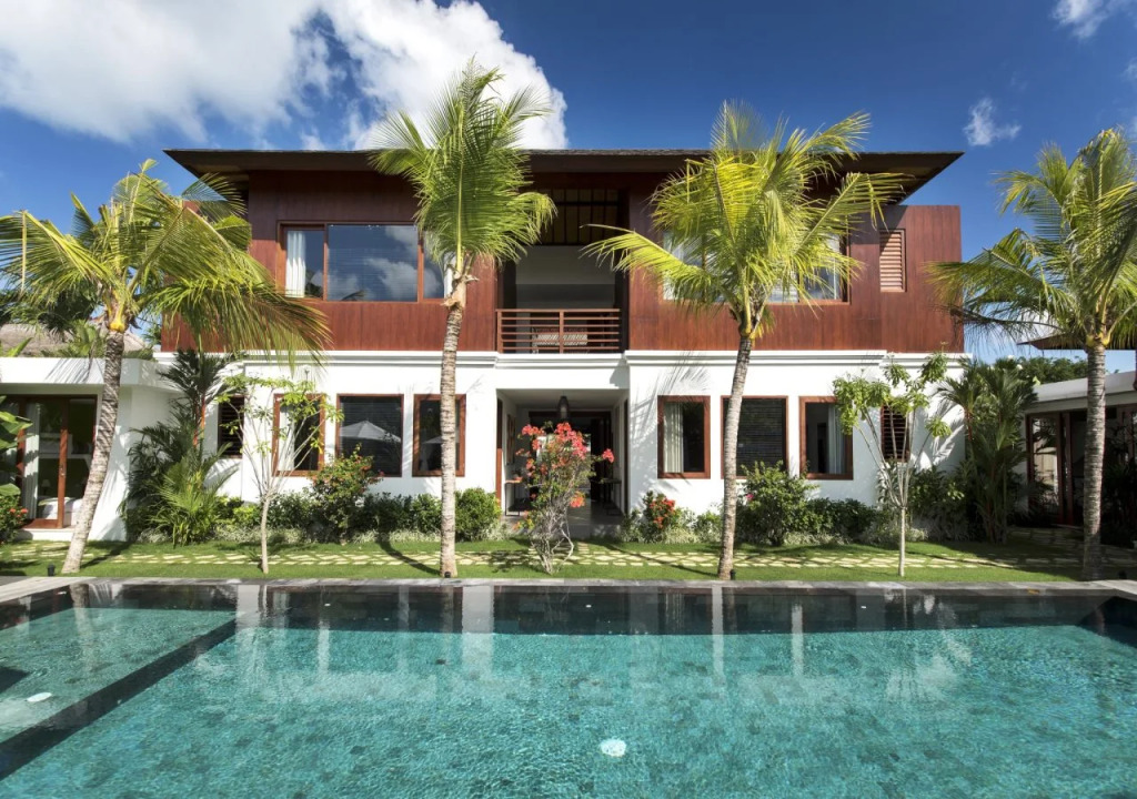 Villa Tangram, 6 Bedrooms private villa in Seminyak