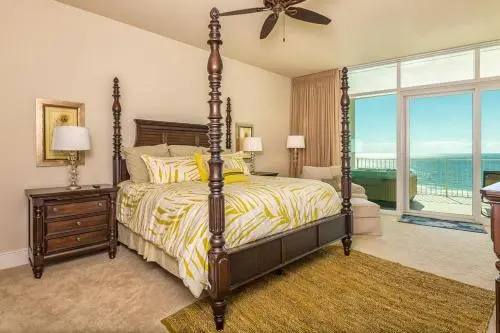 Turquoise Place Unit 404C