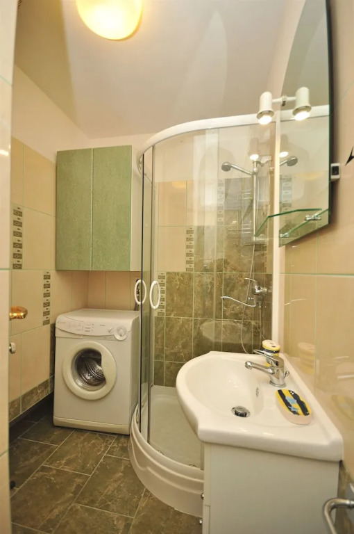 Apartments Mladen