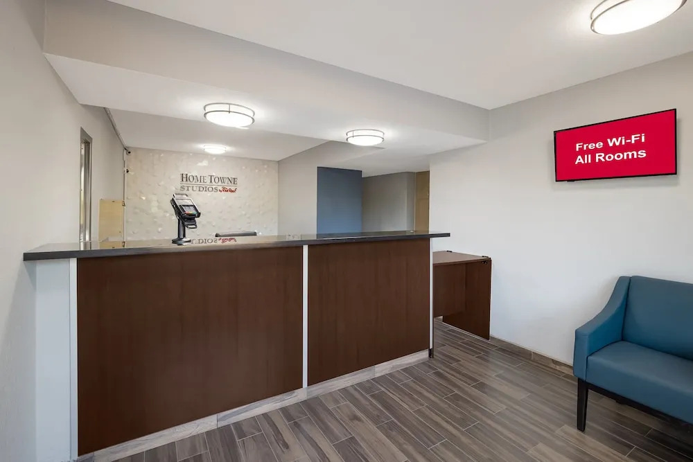 Motel 6 Orange
