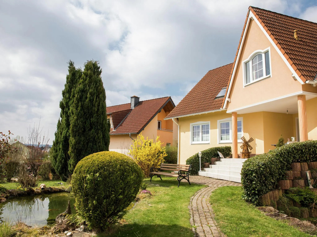 Beautiful property (65 m) with terrace and a small garden.