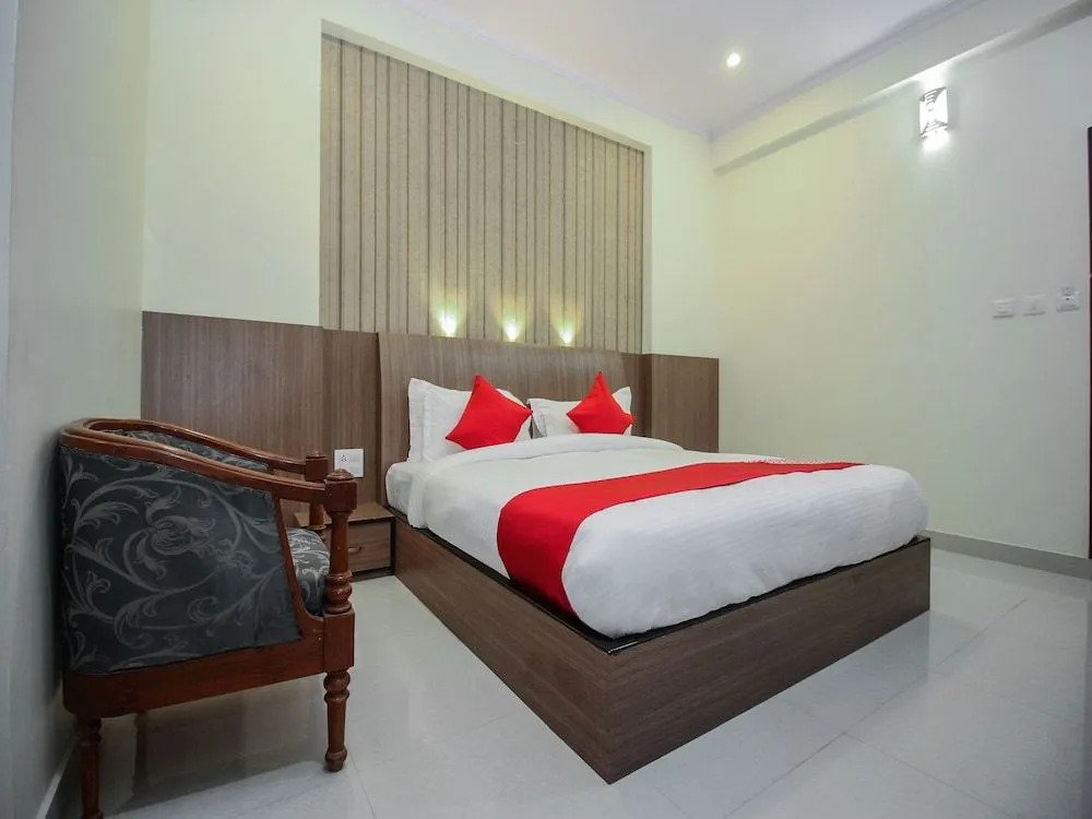 OYO 15218 Hotel Rasha Niwas