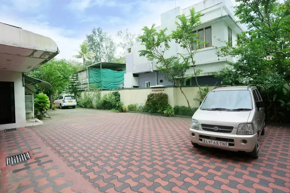 OYO 24157 Karthika Residency