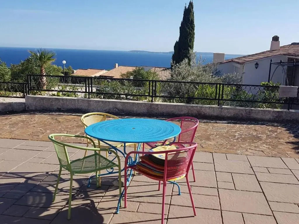 Villa Le Lavandou, 3 pièces, 6 personnes - FR-1-610-44