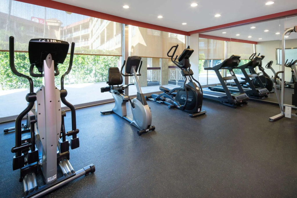 Ramada by Wyndham Burbank Airport