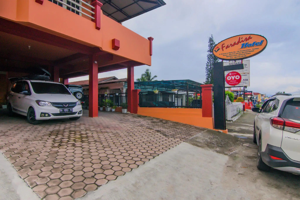 OYO 90327 Hotel Faradisa