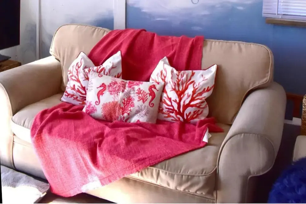 1 Bed Chalet - Sleeps 4 - Pets, Parking, Wifi